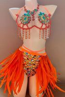 Ensemble 3 pièces de costume de danse du ventre perlé à la main : soutien-gorge, bas et mini-jupe à plumes pour tenue de rave EDC, défilé du Mardi Gras, Jouvert, Showgirls