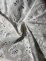 Tissu de voile extensible en coton/lin brodé, motif floral large, broderie creuse pour vêtements de mariée et de maison pour femmes