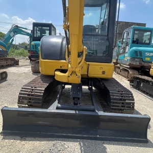 Mini-excavatrice Komatsu PC40MR avec moteur PLC, boîte de vitesses et pompe pour travaux de construction, d'aménagement paysager et municipaux - Poids opérationnel de 4 tonnes - Product Image 6