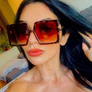 Gafas de Sol de Moda Vintage 2020 para Mujer, Gafas de Sol Negras Extra Grandes con Protección UV400, Montura Cuadrada Grande - Product Image 3