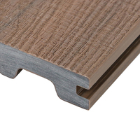 Revêtement de sol de terrasse Extérieur solide Bois composite Plastique Wpc Terrasse Anti-uv Eau Placage de bois Terrasse pour piscines