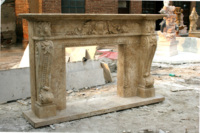 Poêle en pierre d'intérieur beige sculpté à la main à bas prix, style antique moderne, cheminée en marbre entourée de manteaux