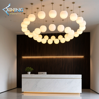Plafonniers LED modernes et créatifs lustres en forme de boule pour la décoration de Noël de hall d'hôtel et de restaurant d'intérieur et d'extérieur IP65 évalué
