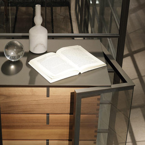 Comò a sette cassetti in legno massello Finich, design minimalista italiano, con contenitore Rimadesio - Product Image 5