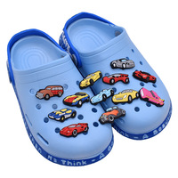HY Nouveauté : Breloques de chaussures en forme de voitures de dessin animé mignonnes pour sabots – Accessoires DIY durables en PVC pour la décoration des sabots – Cadeaux pour enfants et adultes pour fêtes