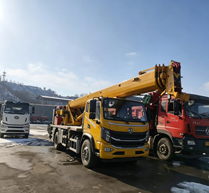 Maquinaria de Construcción de Alta Eficiencia XCT10L4, Marca Líder en China, 10 Toneladas, con Altura de Elevación de 40.2M, Bomba Hidráulica y Caja de Cambios con Motor - Product Image 1