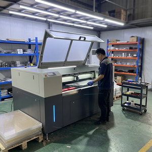 Machine de gravure laser CO2 avec plateforme élévatrice à entraînement par vis à billes 300W, contrôleur Ruida 1610, stock disponible en Europe - Product Image 1