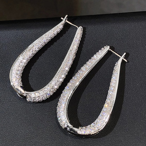 Pendientes de Aro con Circonitas Brillantes en Forma de Lágrima para Mujer, Joyería Elegante y Moderna - Product Image 2