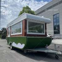 Camion de restauration mobile avec cuisine complète pour la restauration rapide : burgers, hot-dogs, pizzas, glaces, bonbons, café, chips – Résistant