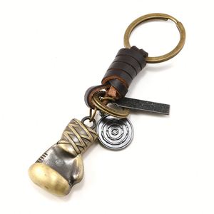 Llavero de metal con guantes de boxeo, colgante vintage de aleación de bronce y cuero trenzado, regalo creativo y personalizado al por mayor - Product Image 5