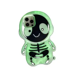 2023 fashion Christmas style present Gift Funny Skull three-dimensional Cute Cartoon silicone Mobile Phone Case for iPhone