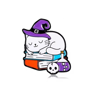 เข็มกลัดโลหะเคลือบคุณภาพสูง ออกแบบโลโก้ตามสั่ง ผลิตจากโลหะผสมสังกะสีเคลือบเงา สำหรับตกแต่งเสื้อผ้า - Product Image 6