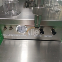 Machine de remplissage de crème semi-automatique en acier inoxydable, trémie mobile, baril connecté directement pour les bouteilles liquides de grand volume