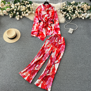 Conjunto Casual de Moda Floral para Mujer, Camisa Holgada de Manga Larga y Pantalones Drapeados de Cintura Alta - Product Image 1