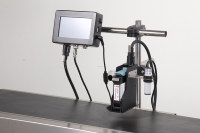 Goede kwaliteit eiercodeermachine met batchdatum, semi-automatisch, plastic QR-codeermachine met snel drogende inkt en touchscreen in weegschaal