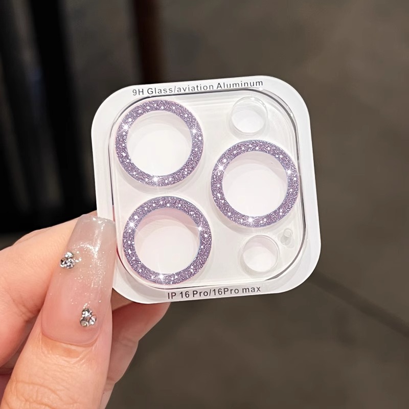 Película protectora de lente "todo en uno" con brillo púrpura.