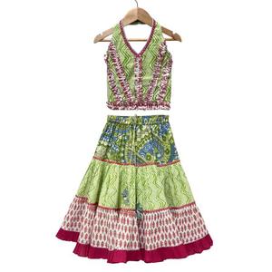 เสื้อทอผ้าฝ้ายแขนกุดพิมพ์ลายทั้งตัวพร้อมเลเฮนกา - สีเขียวมะกอกและสีชมพู - Product Image 1