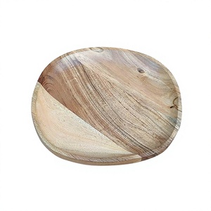 Fournisseur leader vendant des assiettes en bois d'acacia massif faites à la main de qualité supérieure, 9x9 pouces, 15 mm d'épaisseur, écologiques et naturelles. - Product Image 1