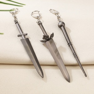 Llavero de Aleación de Zinc con Diseño de Espada Demoníaca <span class=keywords><strong>Rota</strong></span> de Ashtar, Espada de Loto, Espada Demoníaca, de la Animación Black Clover - Product Image 1