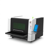 Découpeuse laser haute vitesse en acier inoxydable 1500W 3000W 6000W 1390 1313 1610 de type fermé pour la fabrication métallique