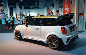 ชุดแต่งคาร์บอนไฟเบอร์สำหรับ BMW MINI รุ่น ASP สไตล์ Wide-Body ประกอบด้วยกันชนหน้า-หลัง สเกิร์ตข้าง และสปอยเลอร์ - Product Image 5