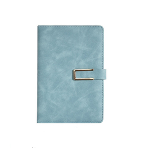 Agenda con Tapa Dura de Imitación de Cuero Azul Claro con Cierre de Metal - Product Image 1