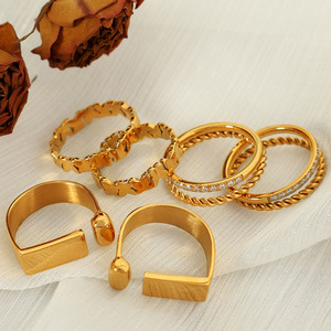 European American Style Retro Gold Plated <b>Ring</b> Women Floral Pattern Geometric Design Jewelry Gift - Product Image 1