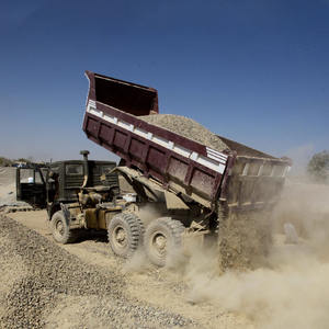 Emplois de <span class=keywords><strong>chauffeur</strong></span> de camion à <span class=keywords><strong>benne</strong></span> basculante Sinotruk 4x2 6x4 30 tonnes Howo neufs ou d'occasion - Product Image 6