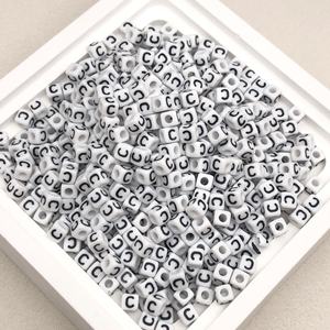 Cuentas Acrílicas Cuadradas de 5x5 mm con Letras Inglesas de Vocales Individuales para Manualidades, Accesorios de Joyería y Materiales de Artesanía. - Product Image 5