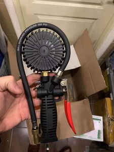 Pistolet de gonflage analogique robuste pour pneus avec manomètre, pour réparation automobile, prix fabricant 2022, en acier - Product Image 1