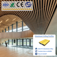Plafond suspendu en métal carré, design moderne, ignifuge, imperméable, en aluminium, avec tubes métalliques