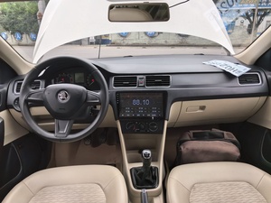 Auto Usata CarGuazi <span class=keywords><strong>Skoda</strong></span> Rapid Benzina 1.5 Più Venduta Trazione Anteriore 5 Posti - Product Image 5