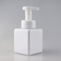 Bouteilles de lotion en mousse PE blanches, élégantes et rondes de 250 ml, à pompe, pour distributeur de mousse domestique, avec surface pour étiquette, directement du fabricant