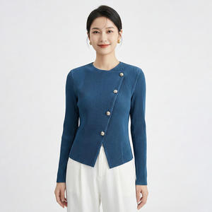 Veste cardigan plissée en polyester fin, imperméable, respirante et écologique Miyake pour femmes, nouveau design irrégulier, mode unique - Product Image 2