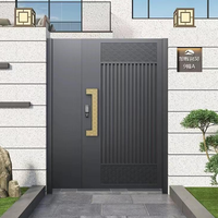Porte d'entrée double battante haut de gamme exclusive en laiton, gravée et embossée, à lattes verticales ondulées, avec poignée en C, pour villa et manoir