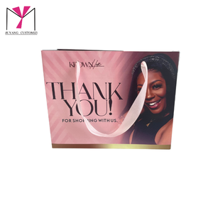 Bolsas de regalo de papel de lujo personalizadas con asas de cinta para empaques reutilizables de marcas de cosméticos - Product Image 4