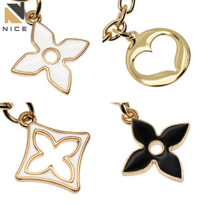 Thời Trang Thiết Kế Ví Túi Xách Charms Trang Trí Chuỗi Thay Thế Hollow Dây Đeo Trái Tim Dây Đeo Phụ Kiện Sang Trọng <span class=keywords><strong>Clover</strong></span> Chuỗi - Product Image 4