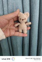 Pendentif porte-clés en fil de laine ours mignon transfrontalier, fait main au crochet, écharpe de dessin animé, pendentif de sac pour couple au design simple