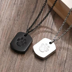 Kalung Urn Cetak Jejak Kaki Tahan Air, Liontin Kremasi Anjing dari Baja Anti Karat untuk Abu Hewan Peliharaan - Product Image 3