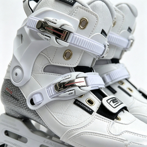 <span class=keywords><strong>Patines</strong></span> en Línea de Slalom de Fibra de Carbono para Adultos, <span class=keywords><strong>Patines</strong></span> Profesionales de Estilo Libre con <span class=keywords><strong>Ruedas</strong></span> de PU, Marco CNC, Color Negro y Blanco - Product Image 5