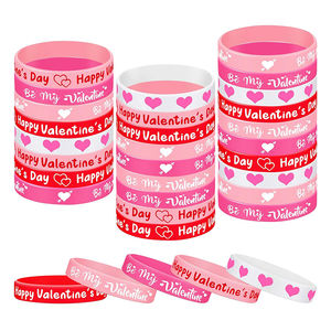 Venta al por mayor personalizado amor pulsera de silicona Día de San Valentín Rosa goma alfabeto letra impresión pulsera para parejas - Product Image 1