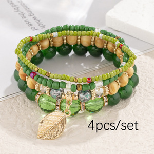 4 Set di Braccialetti Boho Impilabili alla Moda per <span class=keywords><strong>Donne</strong></span>, Bracciali Elastici in Stile Bohémien con Perline e Cristalli a Forma di Cuore - Product Image 2