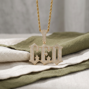 Colgante con inicial G E D en plata con moissanita y chapado en oro, estilo hip-hop, de lujo, para fiestas, eventos y ocasiones, joyería de moda. - Product Image 1