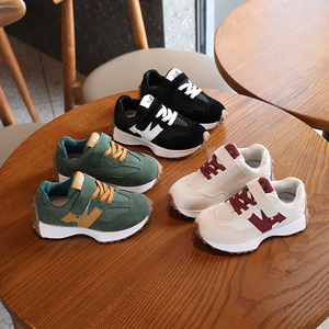 Zapatos deportivos para niños de 1 a 13 años, zapatos de <span class=keywords><strong>tenis</strong></span> para niños, zapatos negros antideslizantes ligeros para estudiantes para niñas - Product Image 3