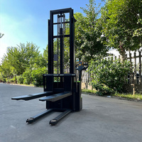Chariot élévateur à palettes entièrement électrique USA, capacité de 2 tonnes, chargement hydraulique, chariot élévateur à fourche à marche avec batterie de charge, chariot élévateur à marche
