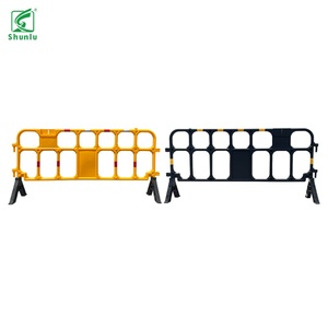 Barricade routière en plastique HDPE de 2100 mm, jaune, qualité ingénierie IP10, pour routes et chantiers - Product Image 4