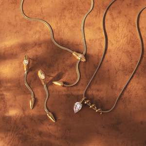 Collier en acier inoxydable plaqué or 18 carats avec perle d'eau douce en forme de goutte d'eau, serti pavé, chaîne fouet, style Europe-Amérique - Product Image 2