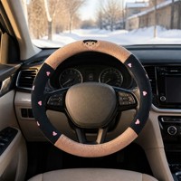Housse de volant en peluche mignonne et douce, accessoire de voiture moelleux, visage de dessin animé, cœurs, peluche personnalisée, fabricant OEM ODM