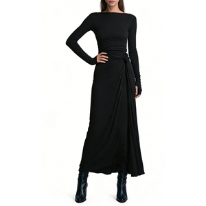 Robe longue moulante asymétrique à manches longues pour femme – Idéale pour les soirées et événements - Product Image 1
