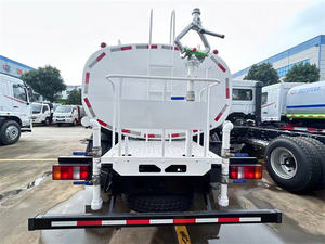 Camión cisterna HOWO para transporte de agua potable de 8-10 toneladas, camión rociador de agua para limpieza de carreteras - Product Image 4